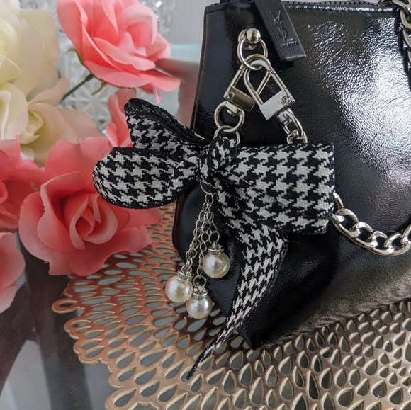 Yves Saint Laurent pouch - Picture 3 of 11